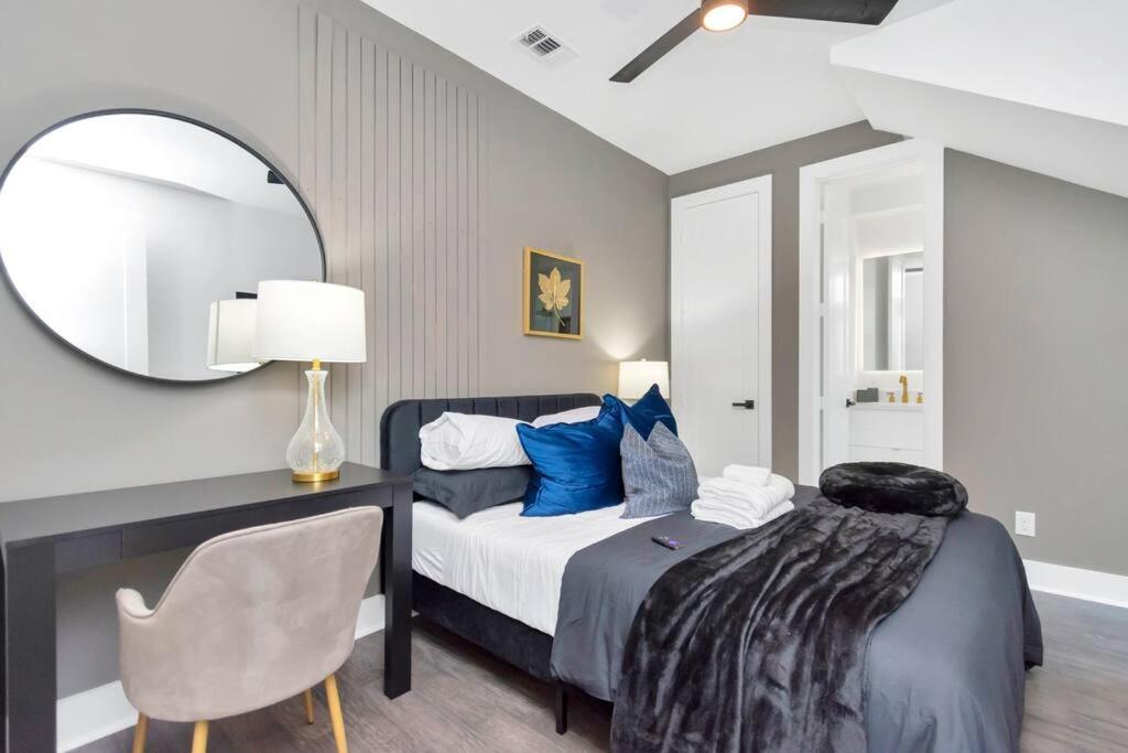 The Suite Spot! Downtown Skyline Views! Sleeps 12 Хюстън Екстериор снимка