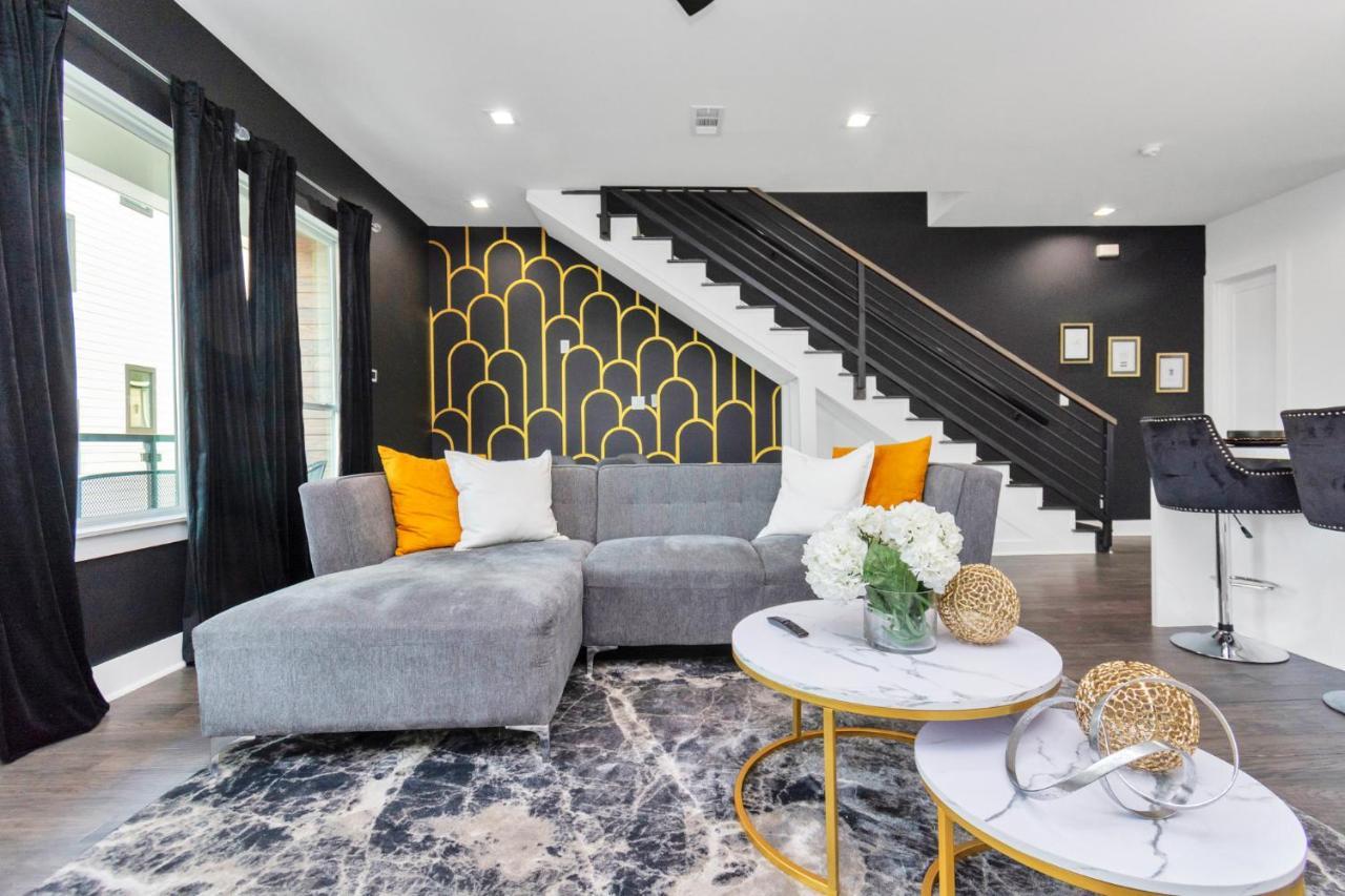 The Suite Spot! Downtown Skyline Views! Sleeps 12 Хюстън Екстериор снимка