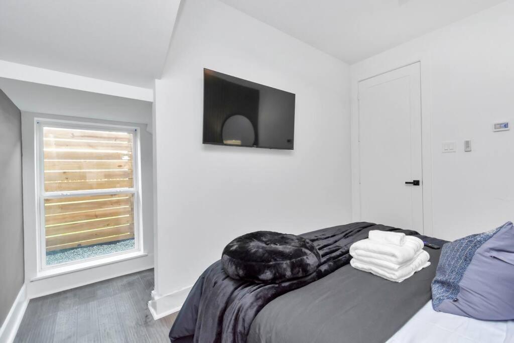 The Suite Spot! Downtown Skyline Views! Sleeps 12 Хюстън Екстериор снимка