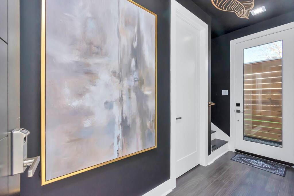 The Suite Spot! Downtown Skyline Views! Sleeps 12 Хюстън Екстериор снимка